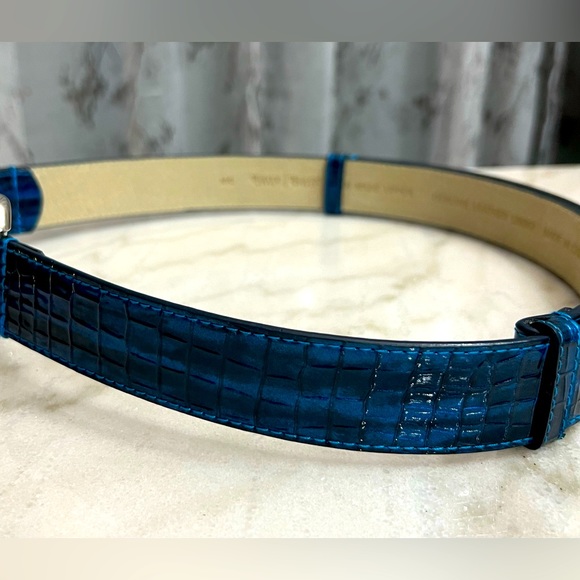 White House Black Market bright blue patent leather belt w/ Silver Buckle - Picture 3 of 6